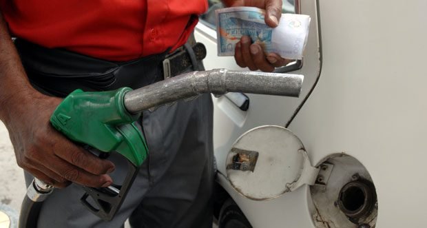 Hausse du prix du carburant : Jayen Chellum parle “d’abus des consommateurs”