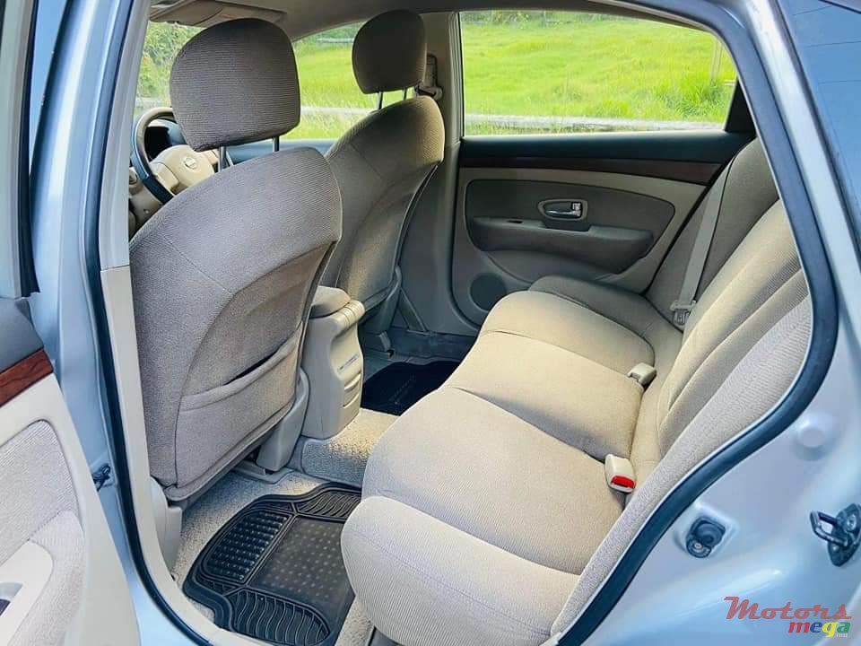 2008' Nissan Bluebird Slyphy photo #7