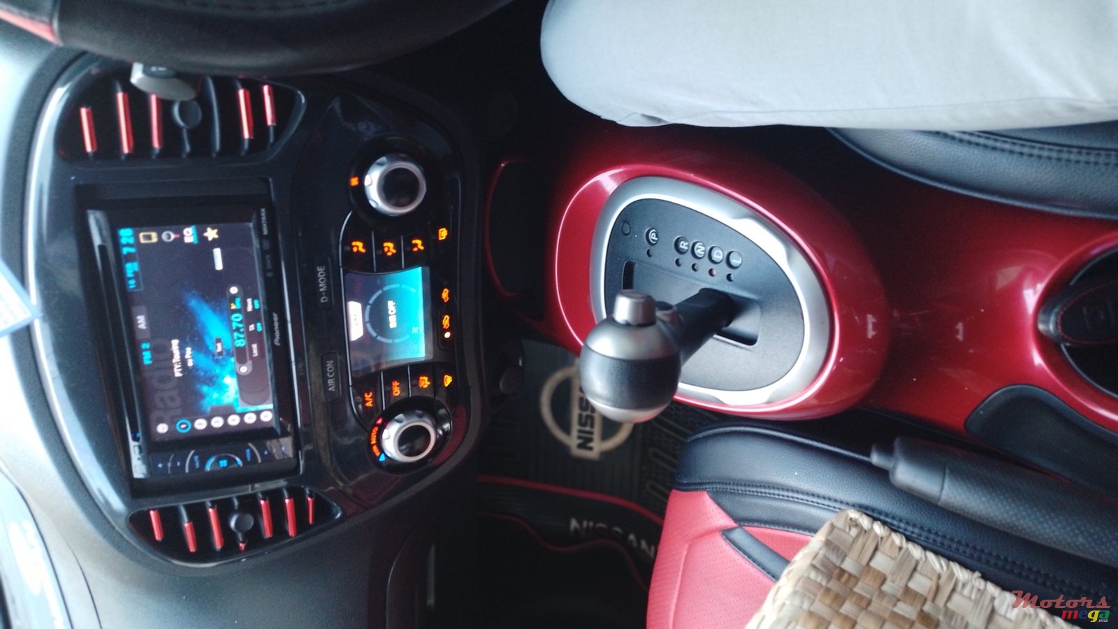 2012' Nissan Juke photo #1