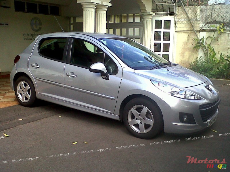 2012' Peugeot photo #1