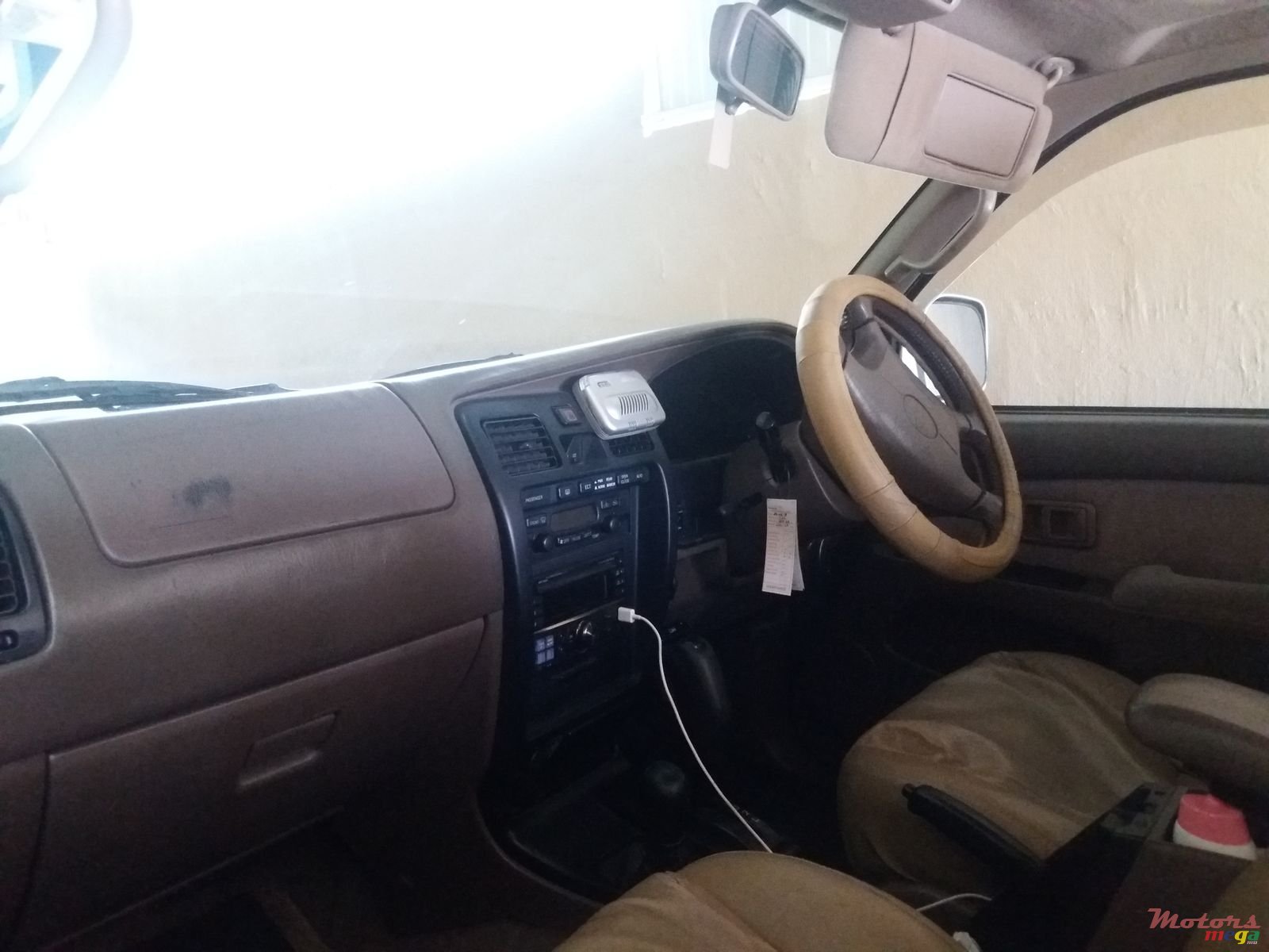 2002' Toyota Hilux photo #3