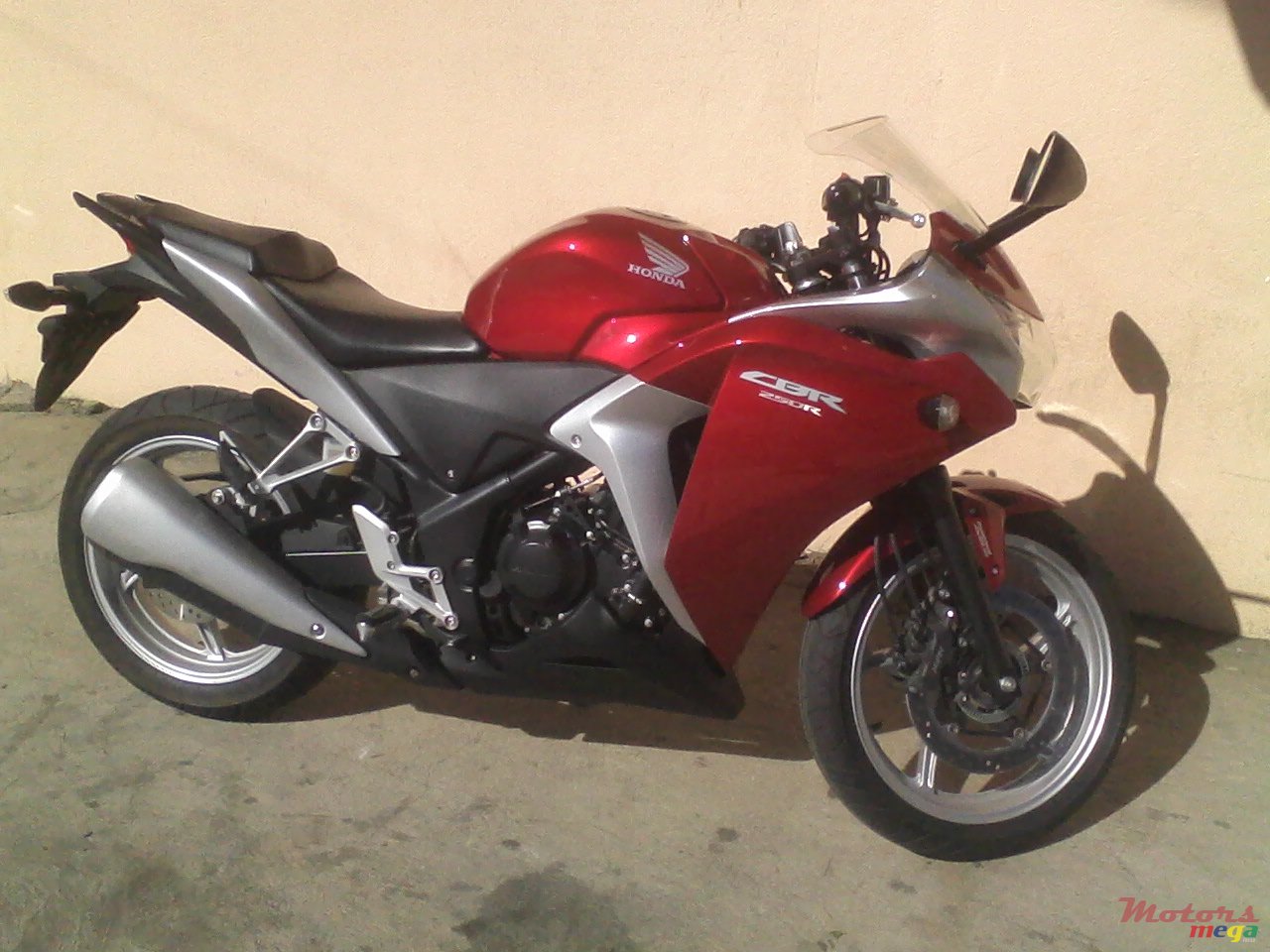 2014' Honda CBR 250 R photo #1
