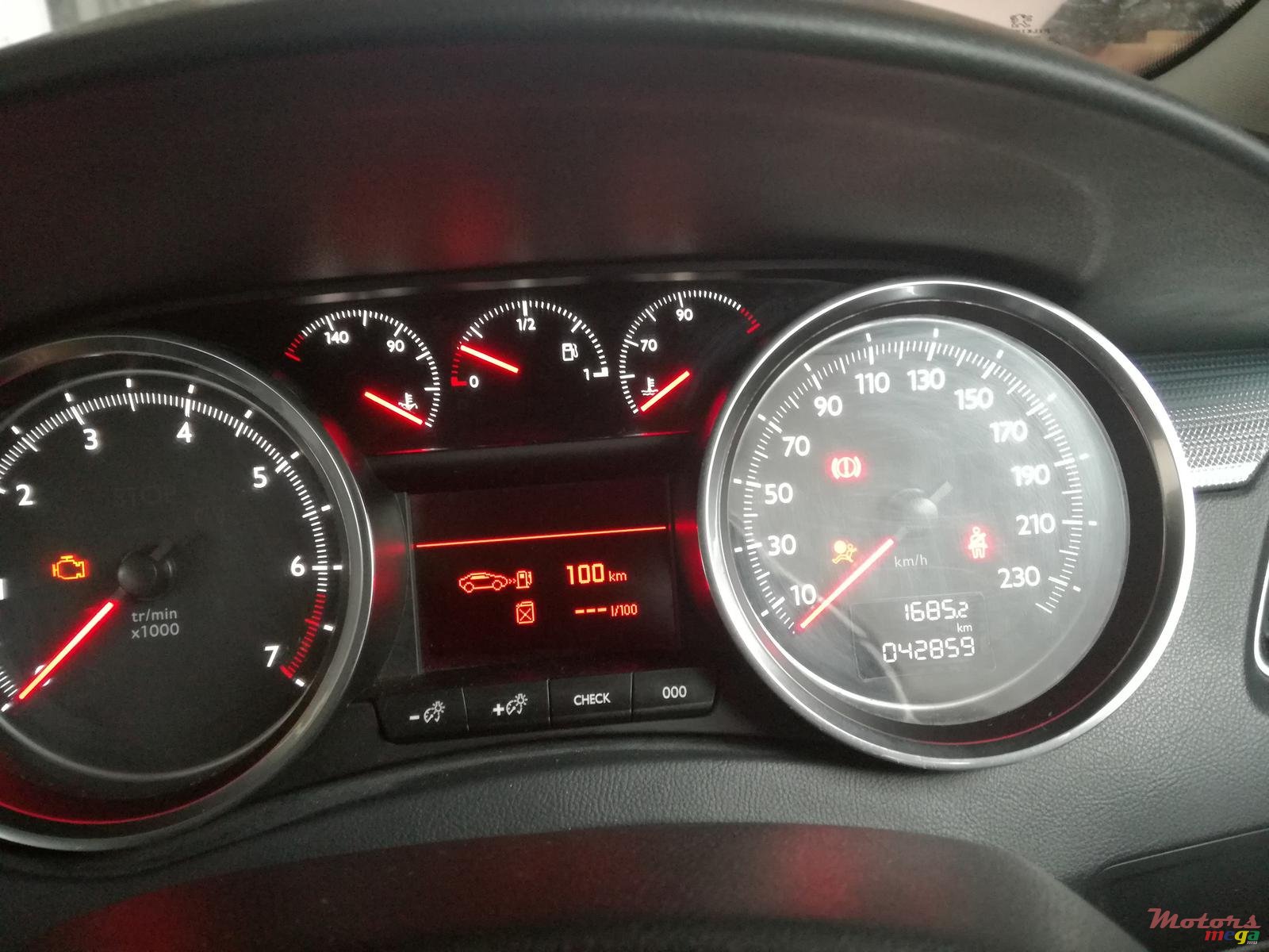 2013' Peugeot 508 1.6 Turbo Active photo #3