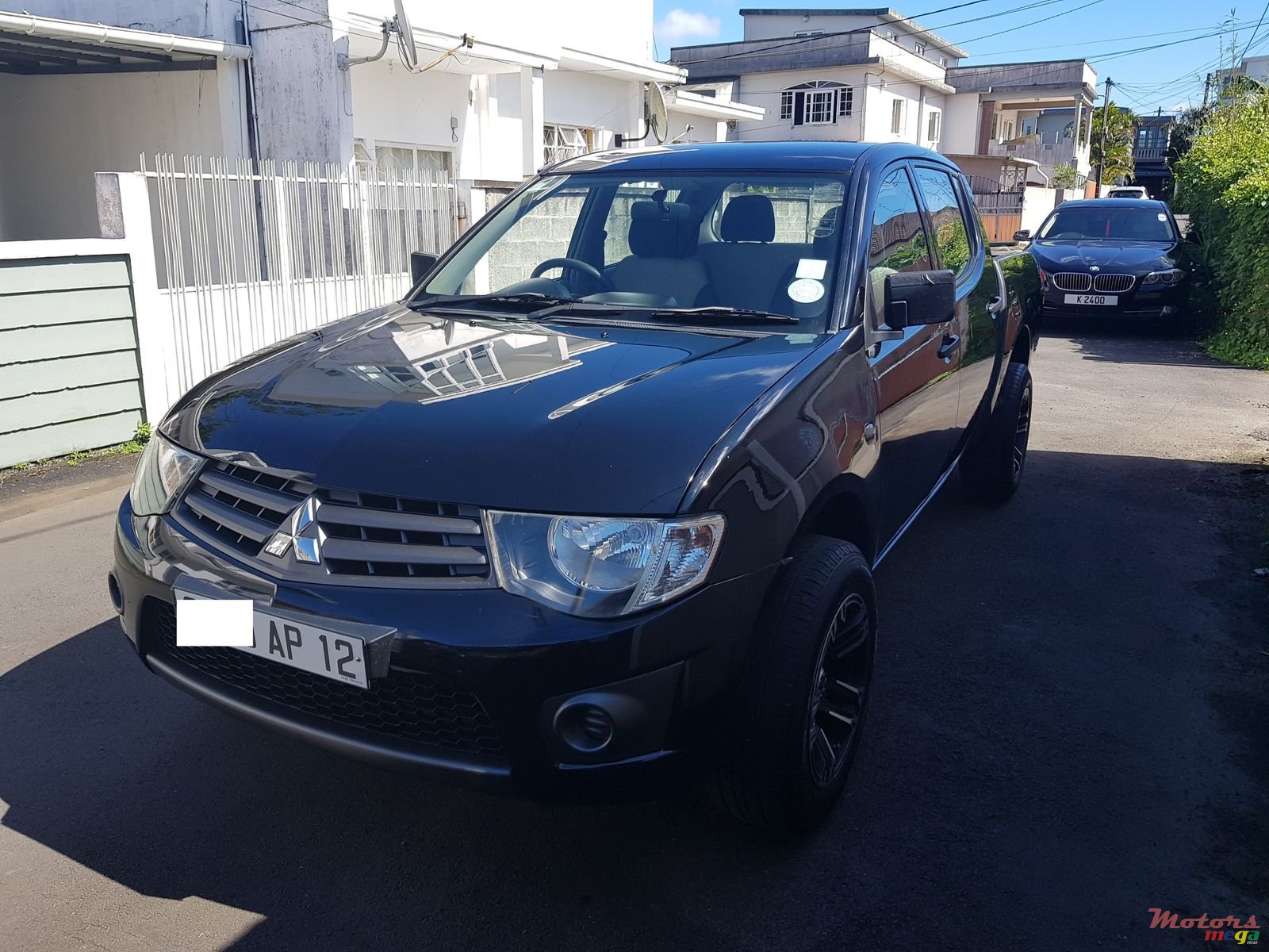 2012' Mitsubishi L200 photo #2