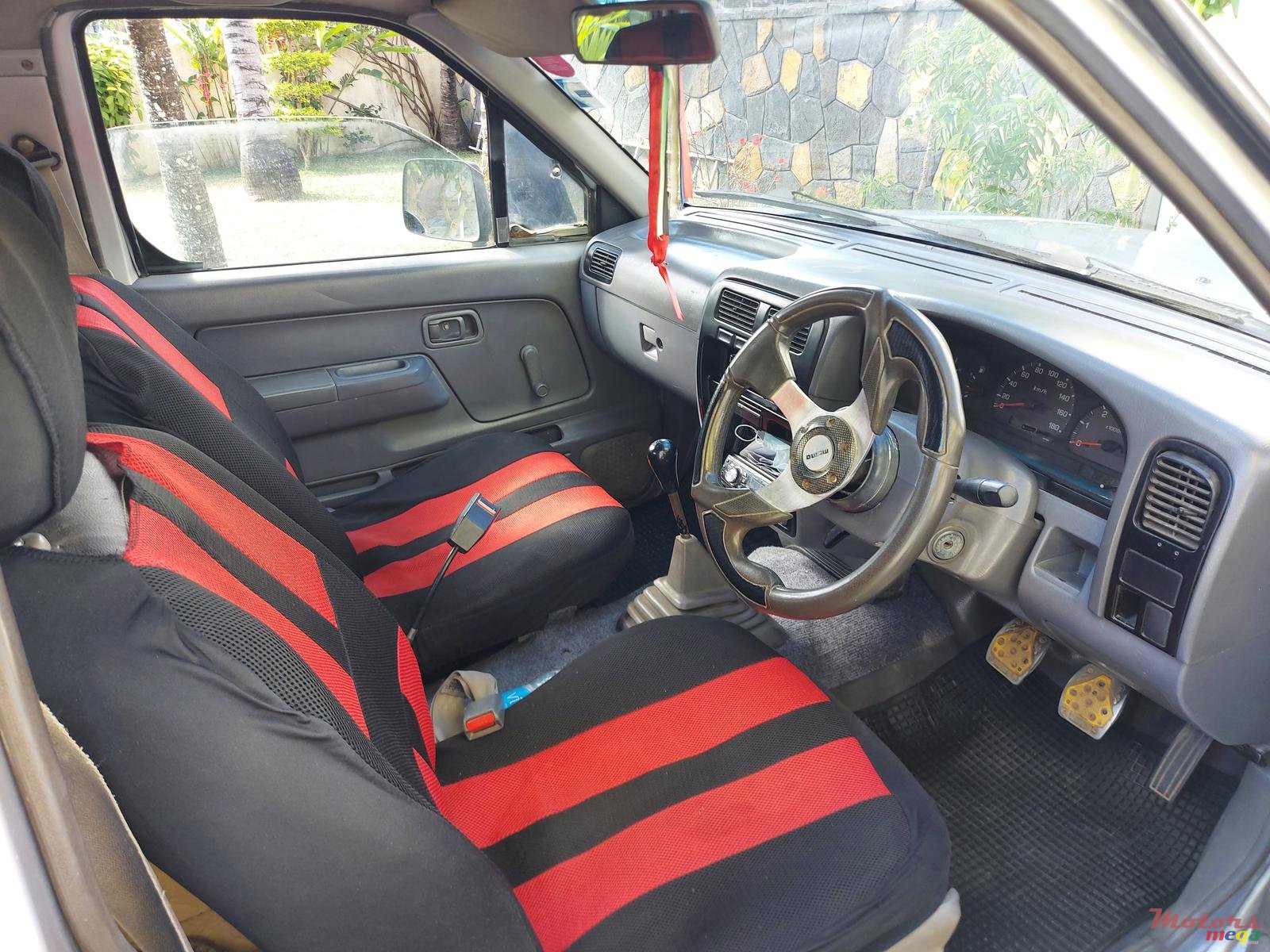 1999' Nissan NP300 photo #5