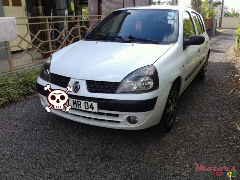 2004' Renault Clio 1124cc injection photo #1