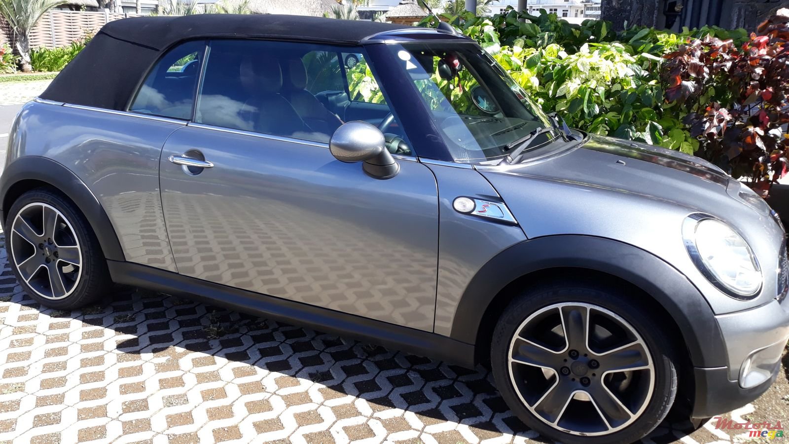 2009' MINI Cooper S Cabriolet photo #4