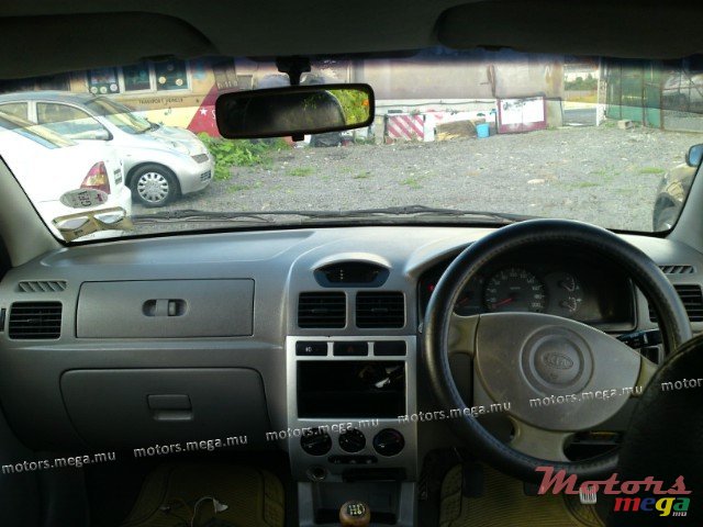 2004' Kia Rio photo #4