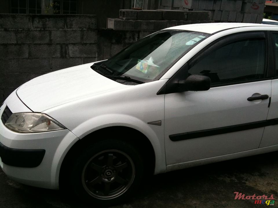 2004' Renault Megane photo #4
