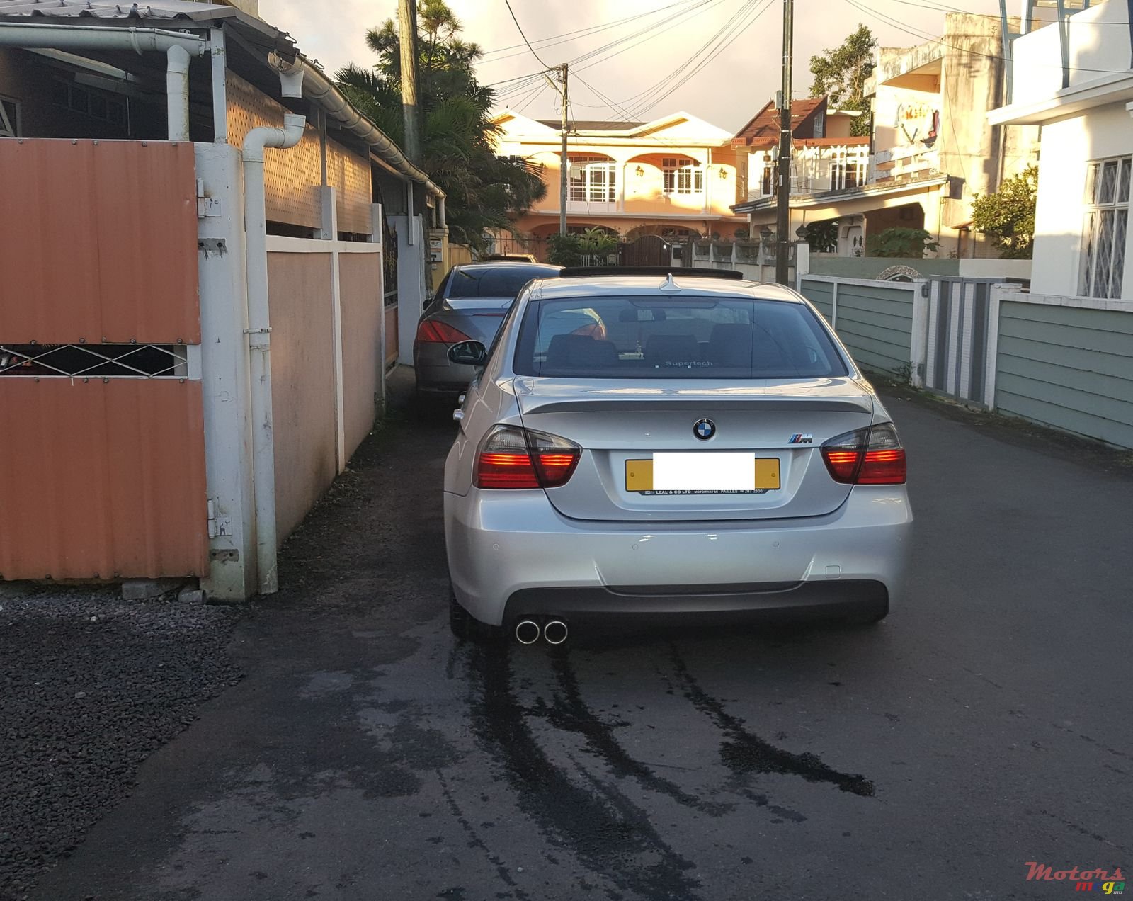 2008' BMW 320i photo #4