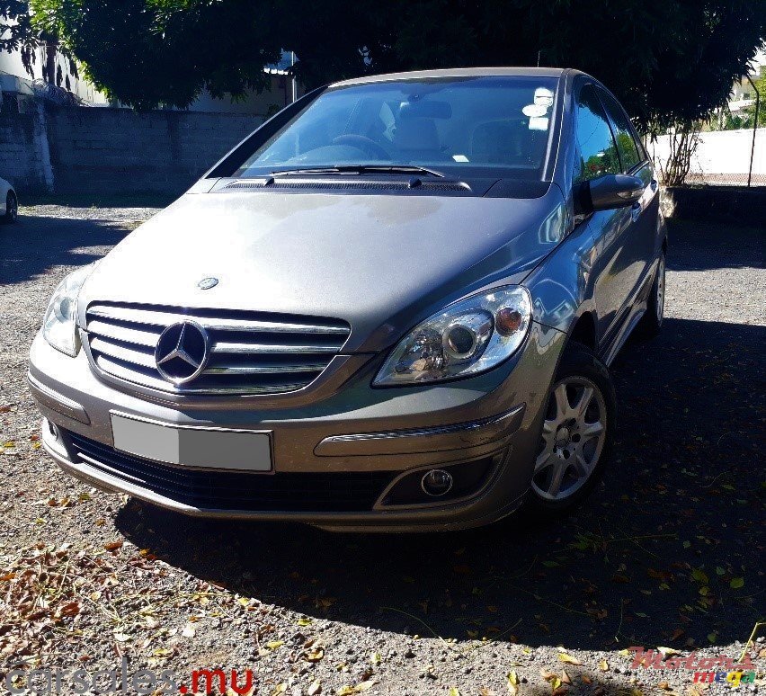 2006' Mercedes-Benz B 150 photo #1