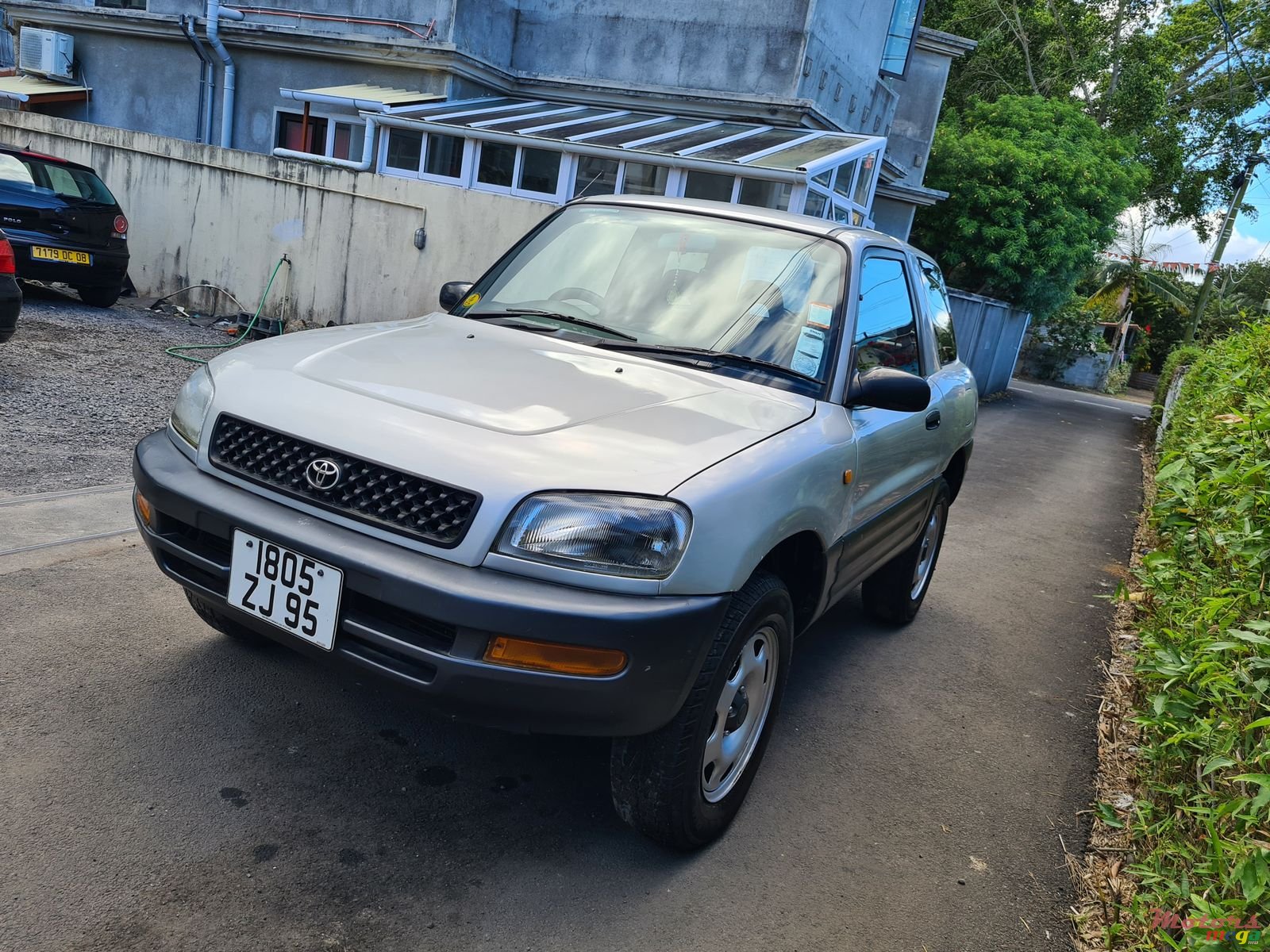 1995' Toyota RAV4 Japan photo #4