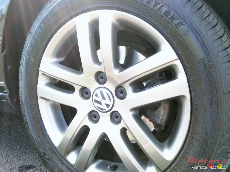 2009' Volkswagen Golf VI photo #2