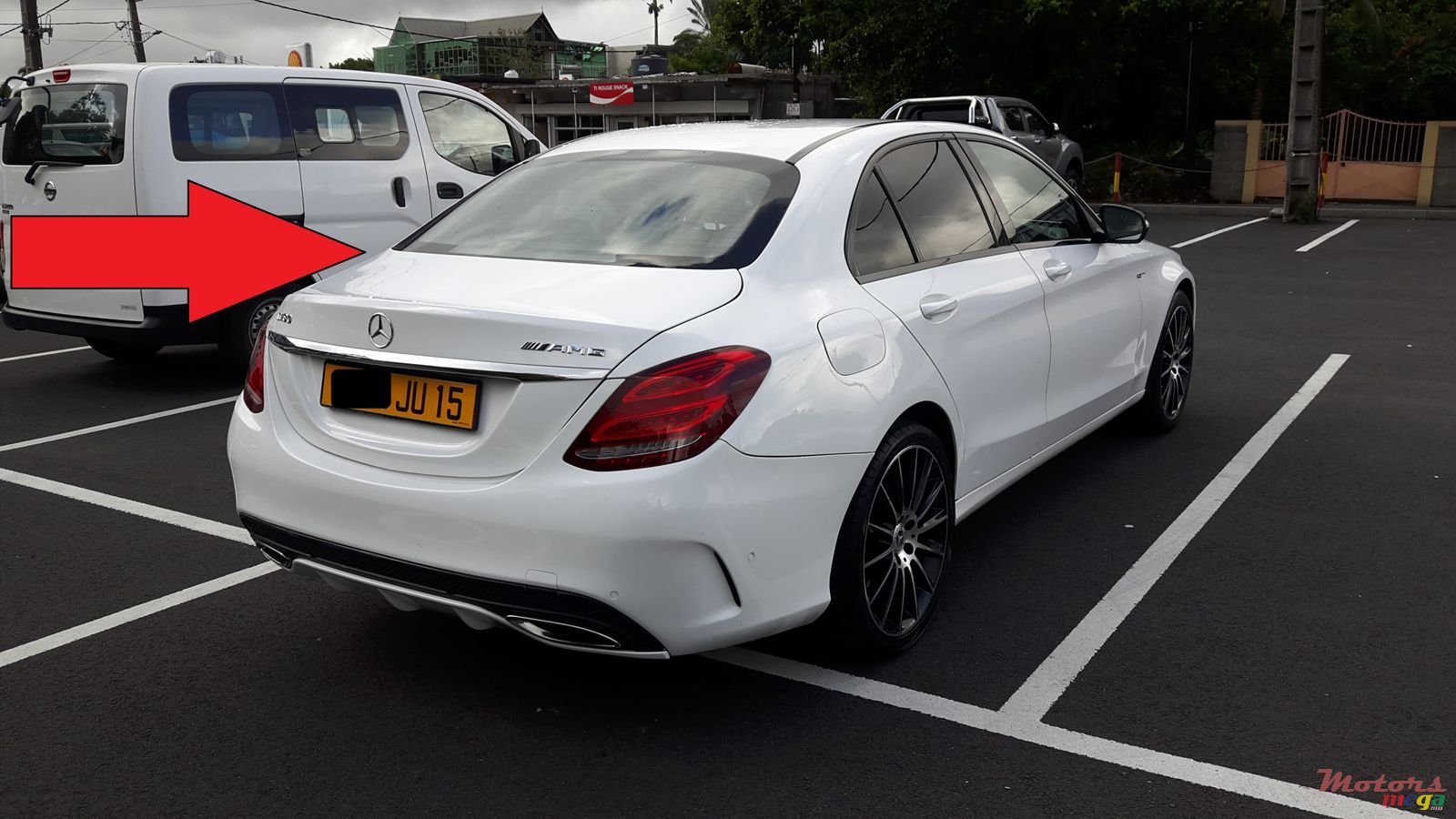 2015' Mercedes-Benz C-Class C180 AMG 2015 photo #4