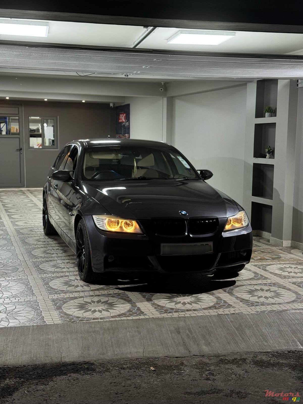 2008' BMW 316 photo #1