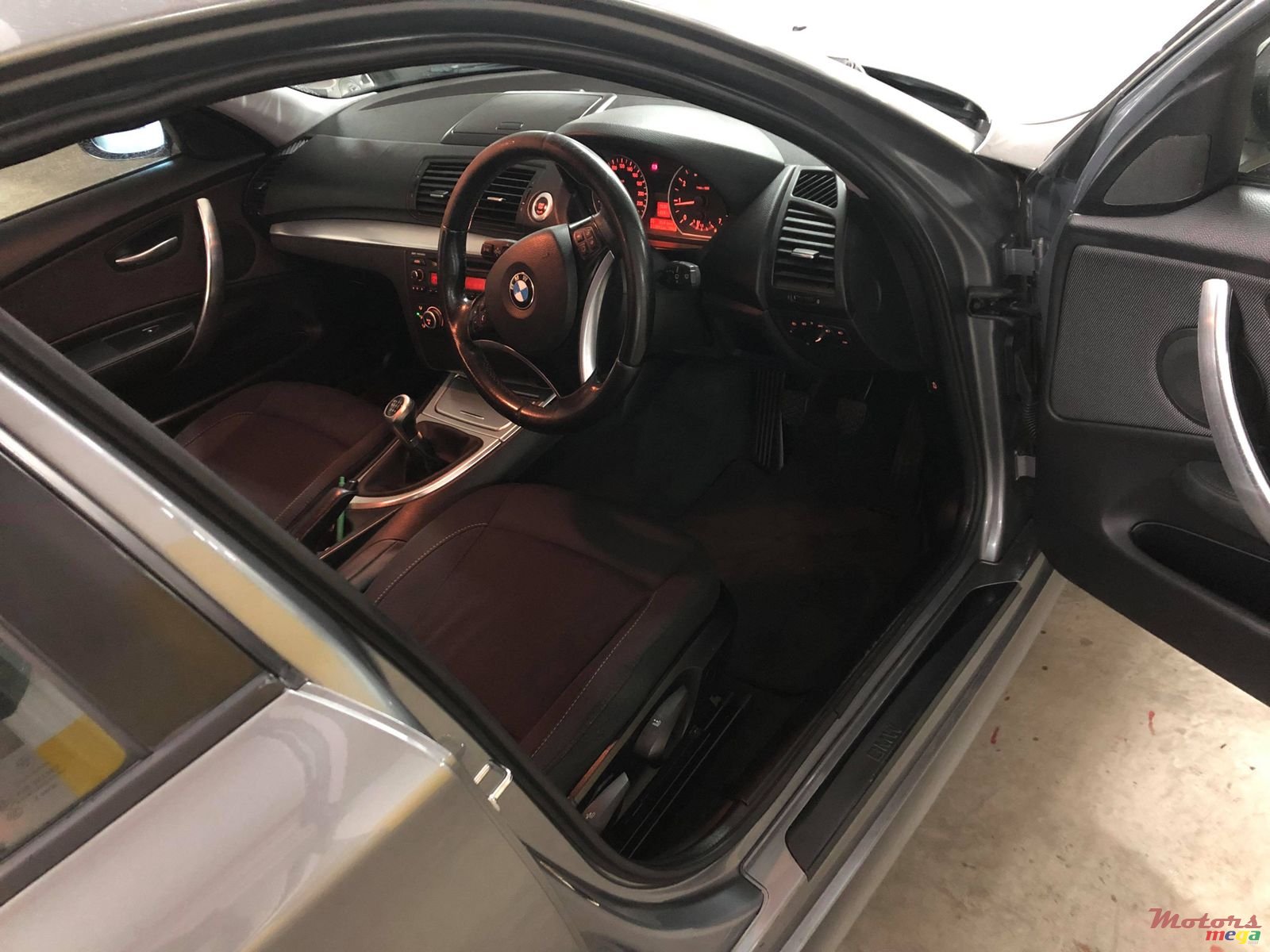 2009' BMW 116 i photo #5