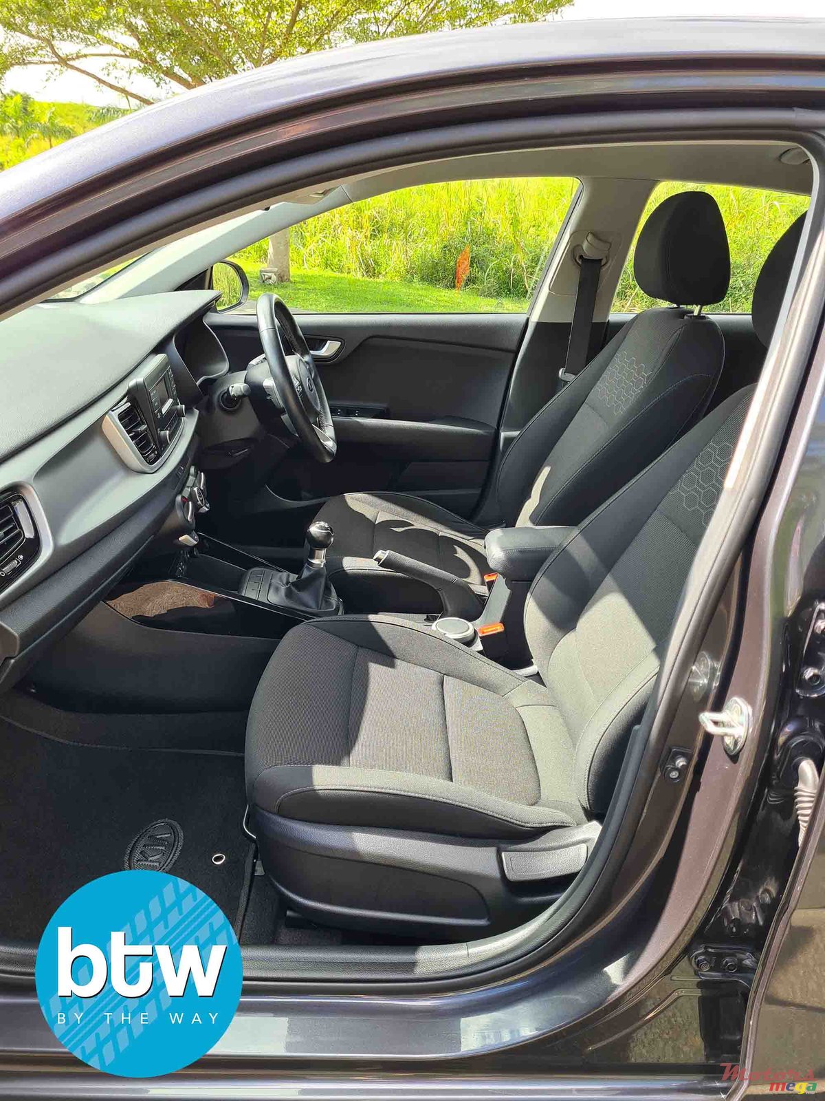 2017' Kia Rio photo #5