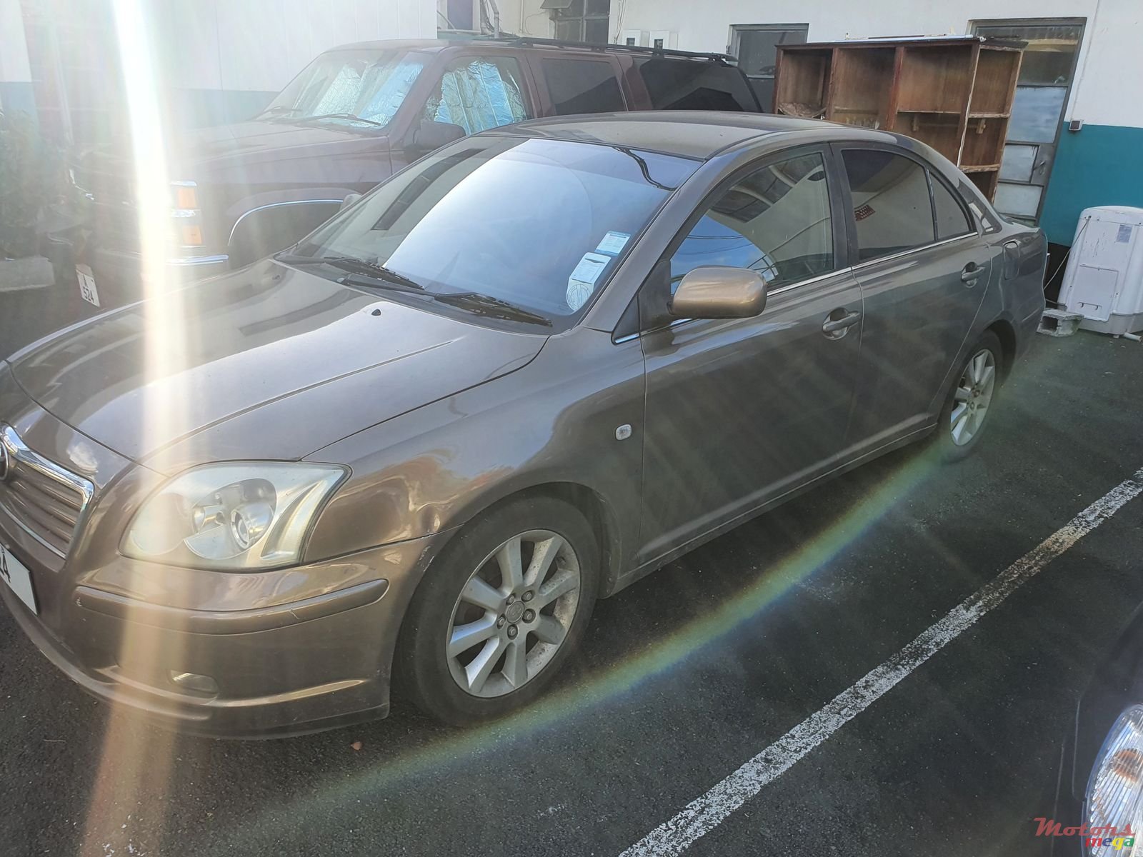 2003' Toyota Avensis photo #3