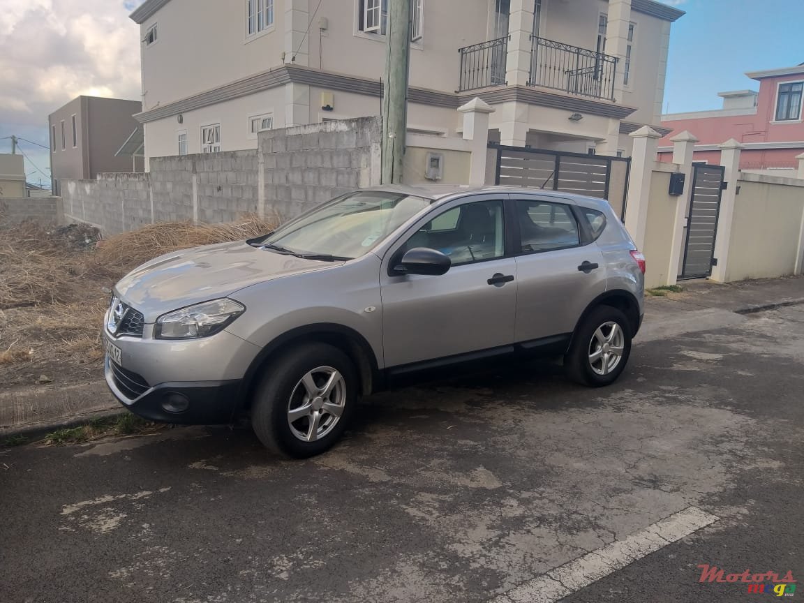 2012' Nissan Qashqai photo #2