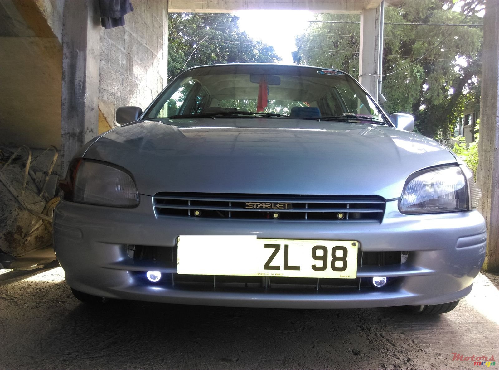 1998' Toyota Starlet photo #2