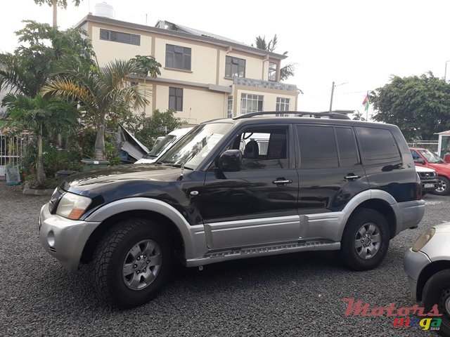 2003' Mitsubishi Pajero photo #5