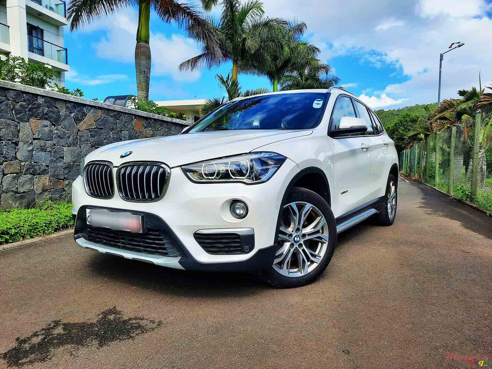 2017' BMW X1 SDRIVE 18i X Line photo #1