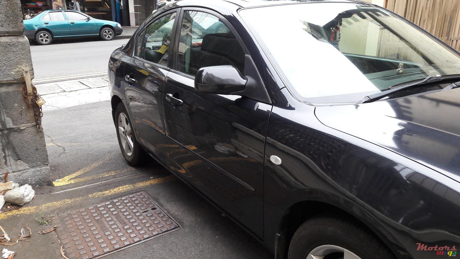 2005' Mazda 3 photo #1