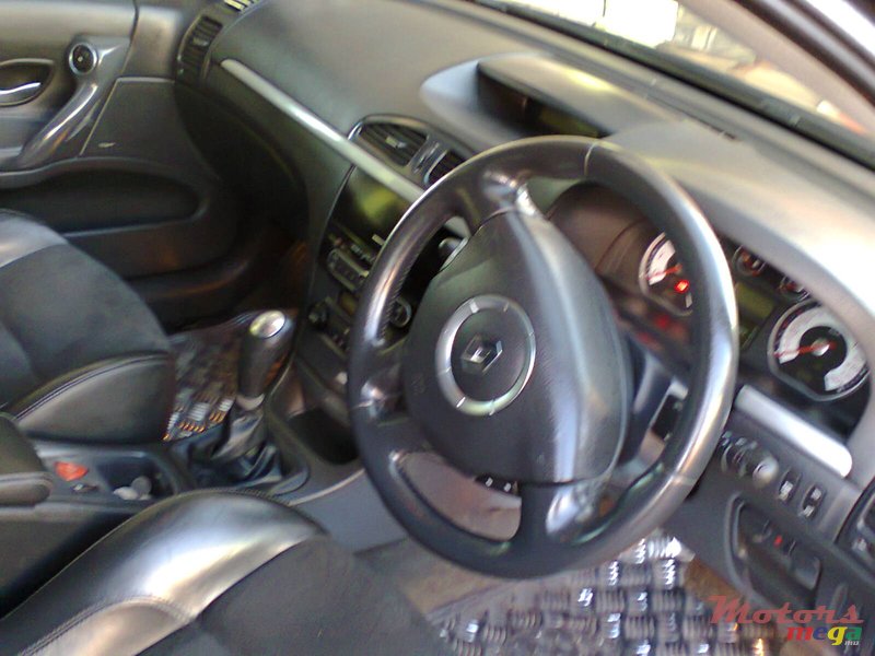 2008' Renault Laguna hatchback photo #4