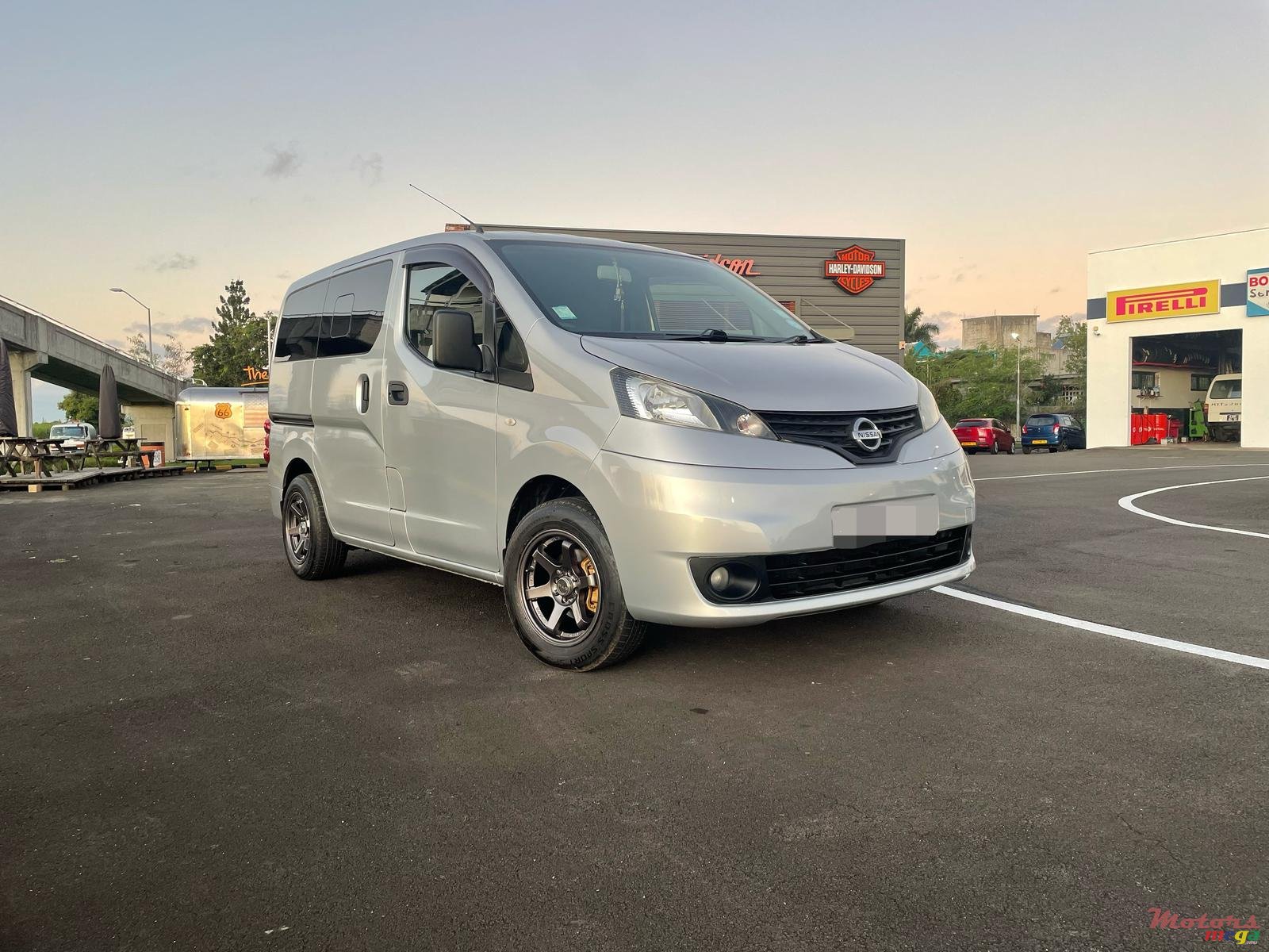 2013' Nissan NV photo #1