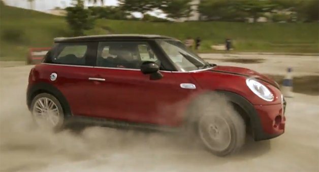 2015 Mini Cooper S Does Best Gymkhana Impersonation in Malaysia