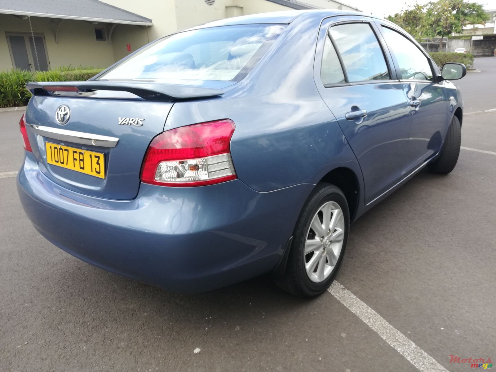 2013' Toyota Yaris photo #5