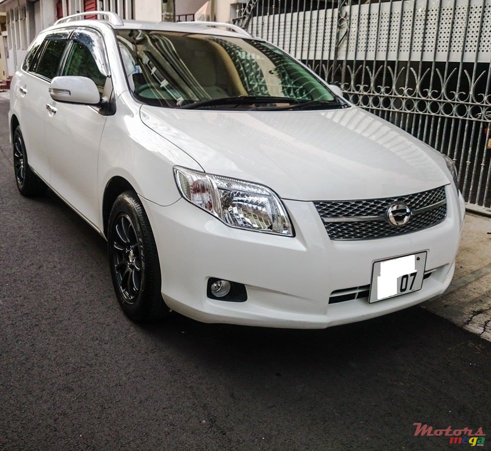 2007' Toyota Axio Fielder photo #1