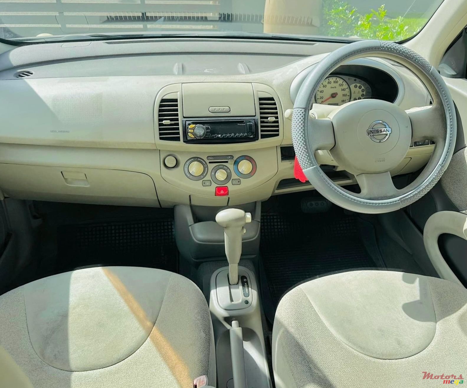 2009' Nissan March photo #5