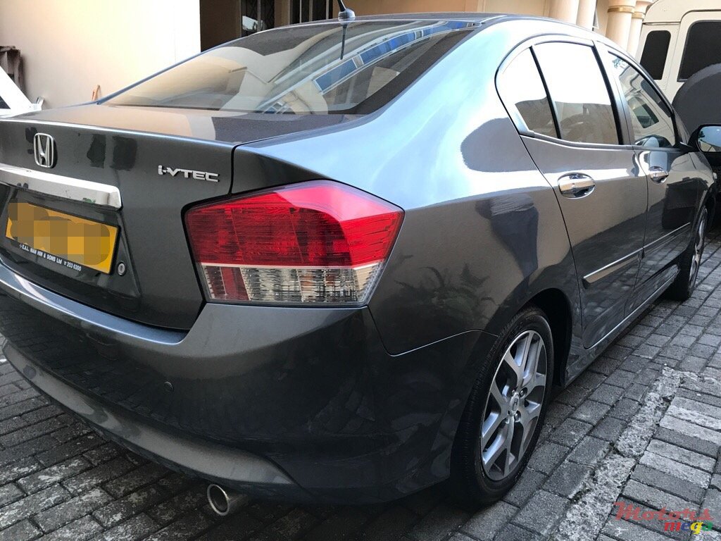 2011' Honda City photo #1