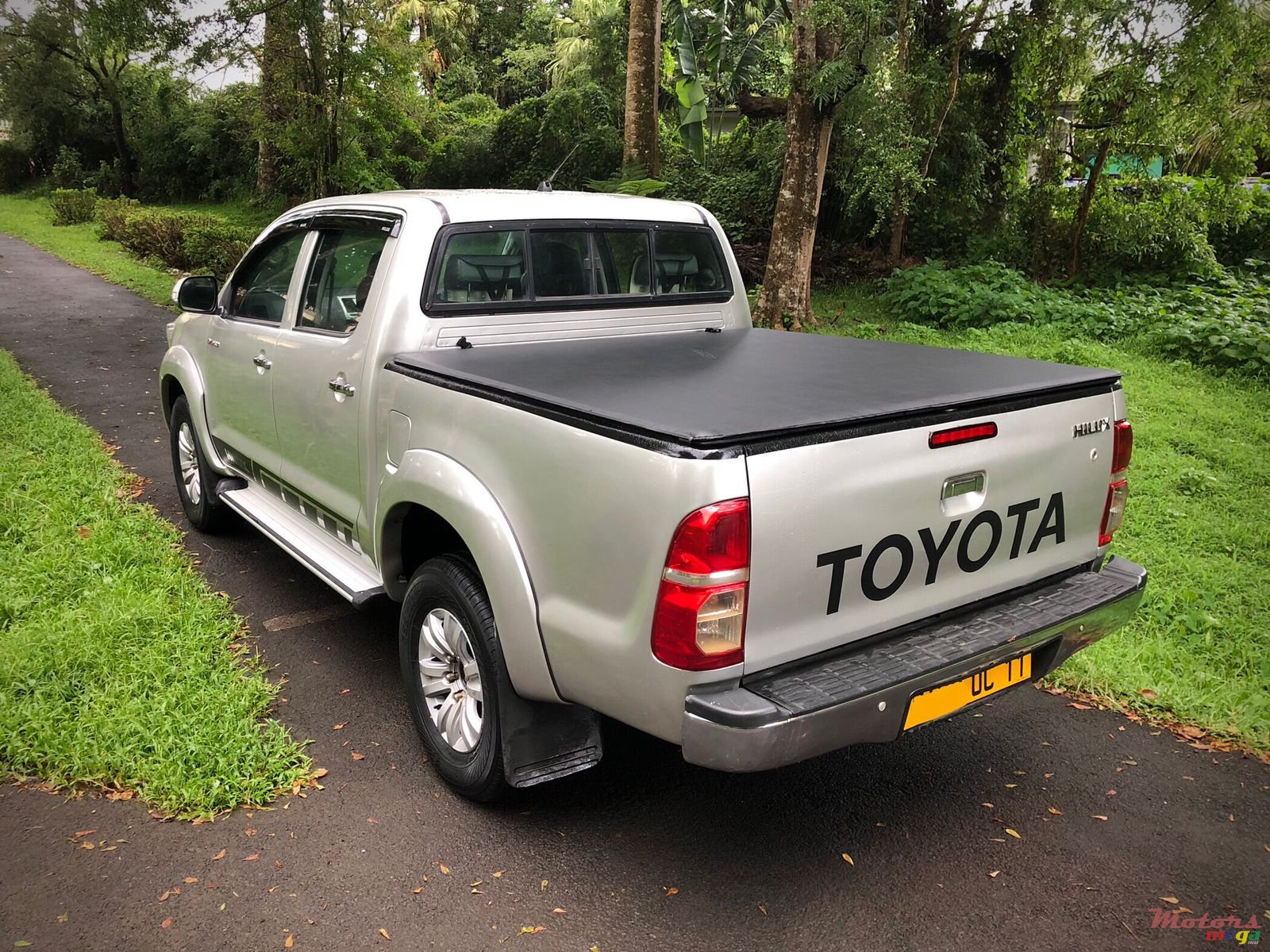 2011' Toyota Hilux 3.0 photo #2