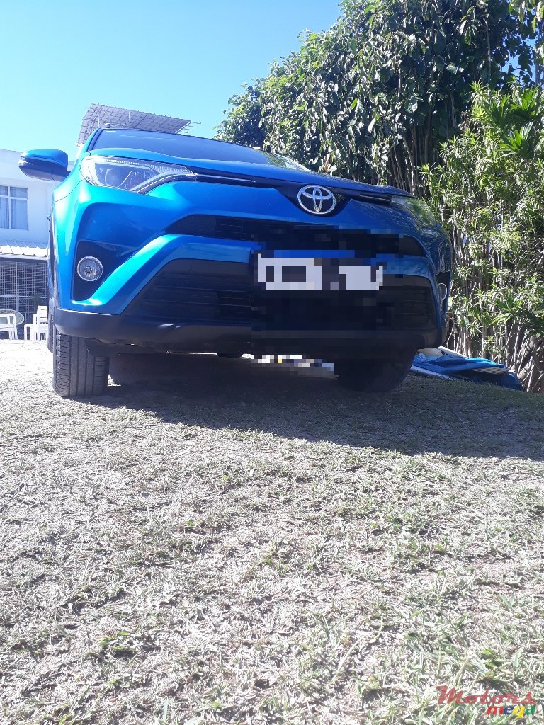 2017' Toyota photo #3