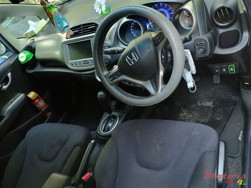 2010' Honda Fit Hatchback photo #2