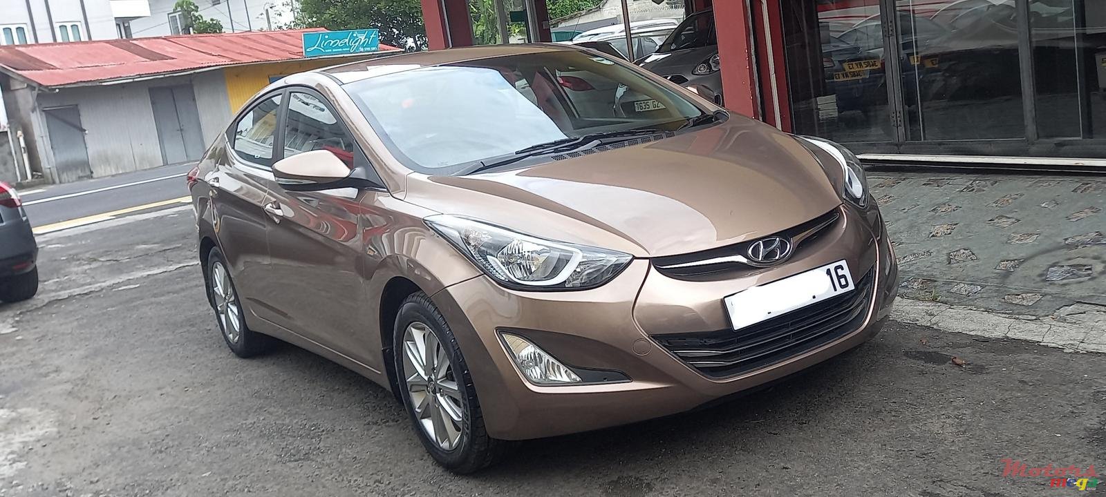 2016' Hyundai Elantra photo #2