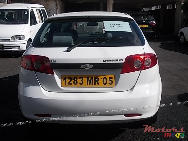 2005' Chevrolet Optra photo #3