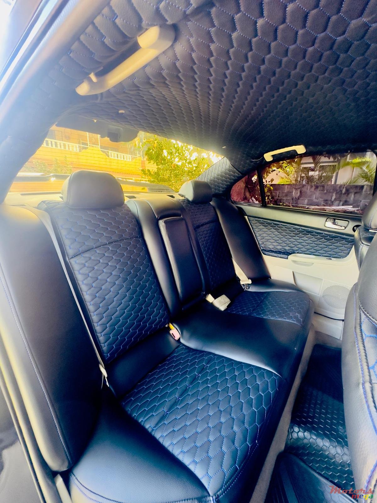 2008' Mitsubishi Lancer photo #5