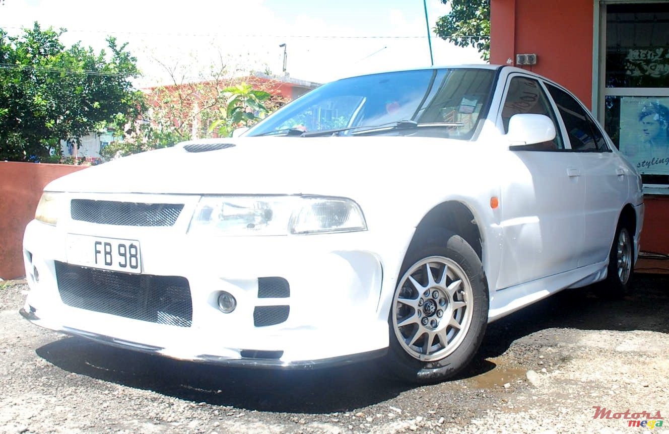 1998' Mitsubishi Lancer photo #2