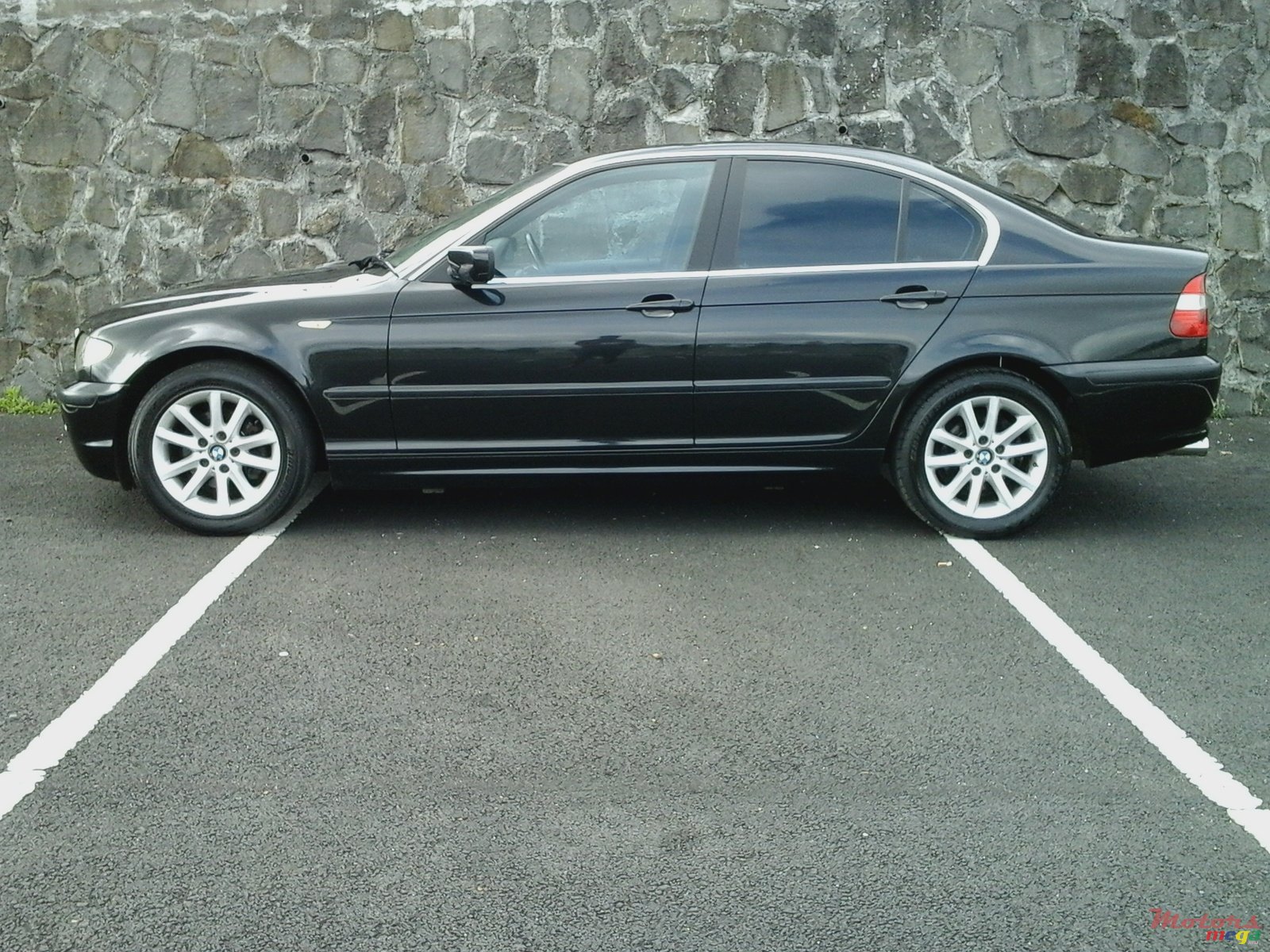 2004' BMW 318 photo #1