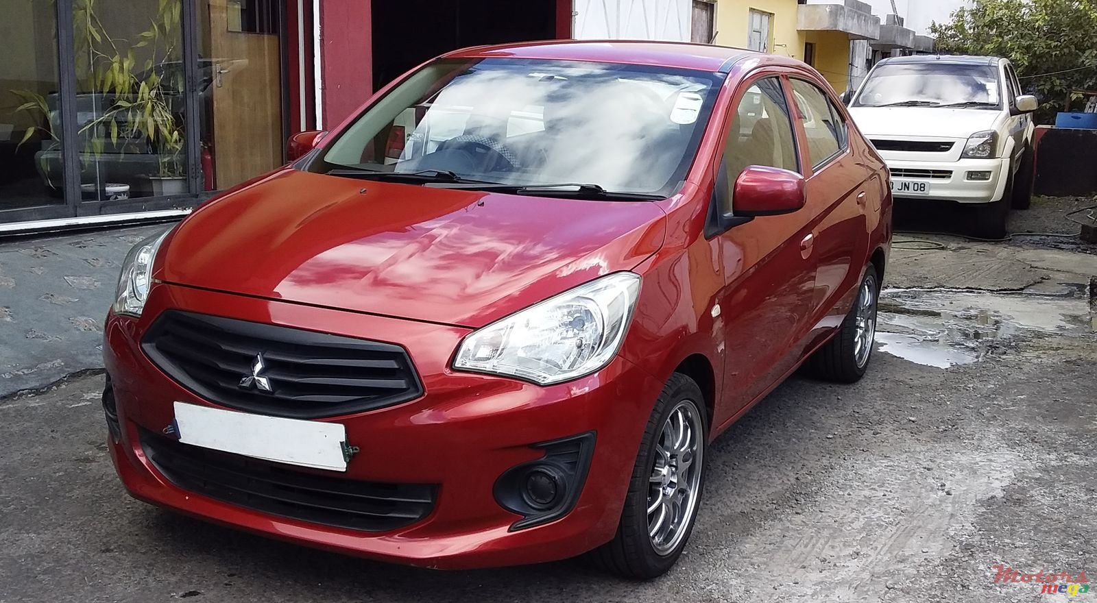 2015' Mitsubishi Attrage photo #2