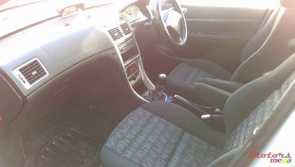 2005' Peugeot 307 photo #6