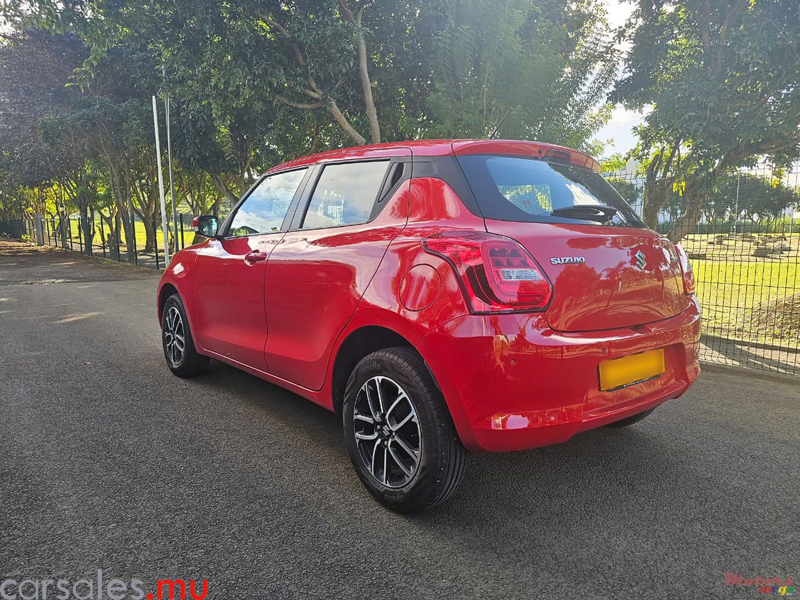 2023' Suzuki Swift GLX 1.2 photo #3