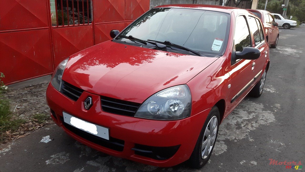 2009' Renault Clio photo #1