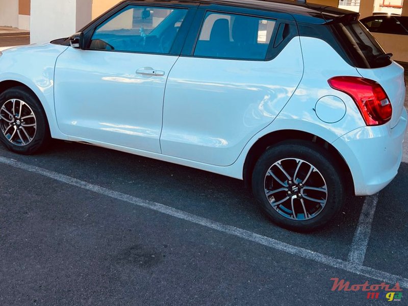 2022' Suzuki Swift photo #4