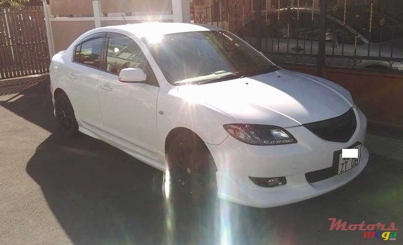 2006' Mazda Axela photo #1