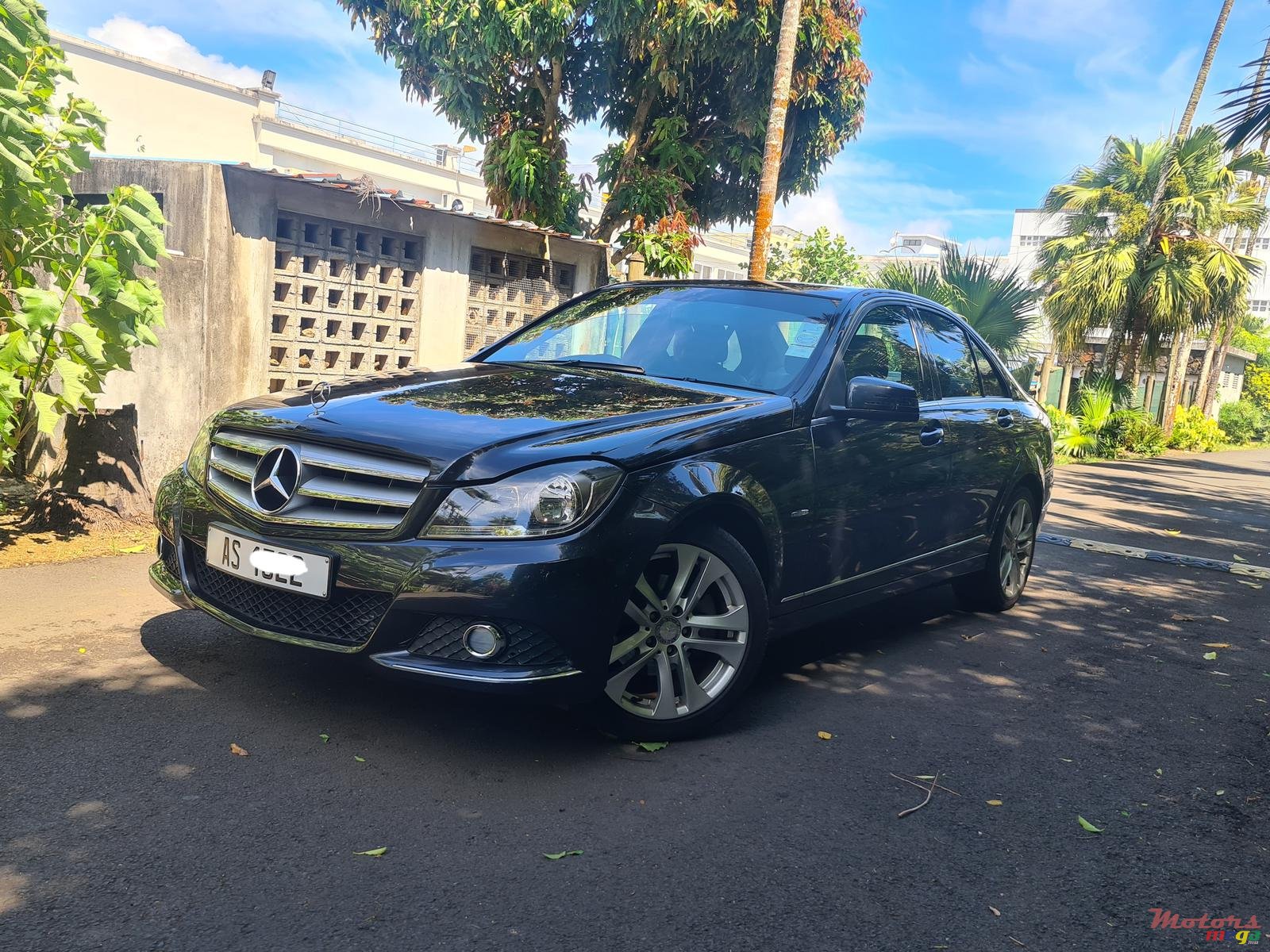 2012' Mercedes-Benz C-Class C180 automatic photo #4