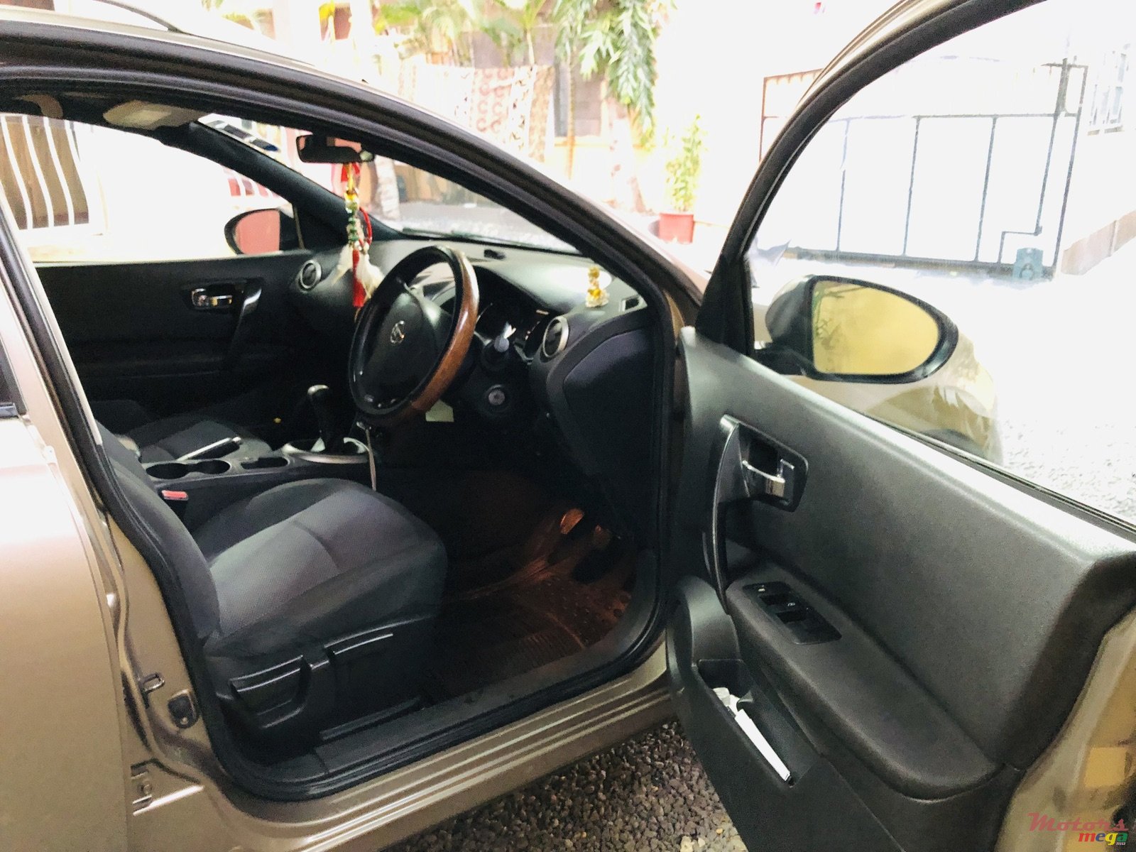 2010' Nissan Qashqai+2 photo #5